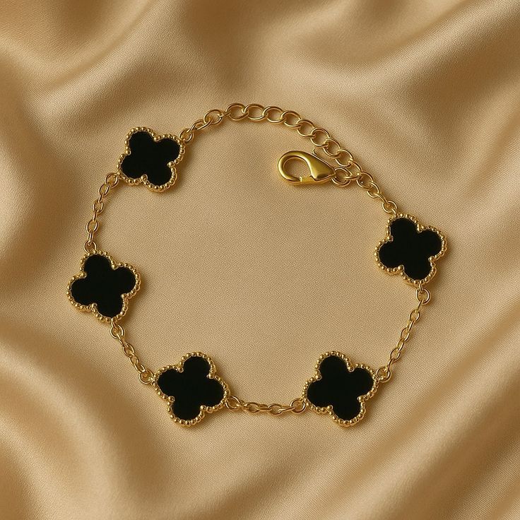 Elegant Black Clover Gold Bracelet | Litauraa
